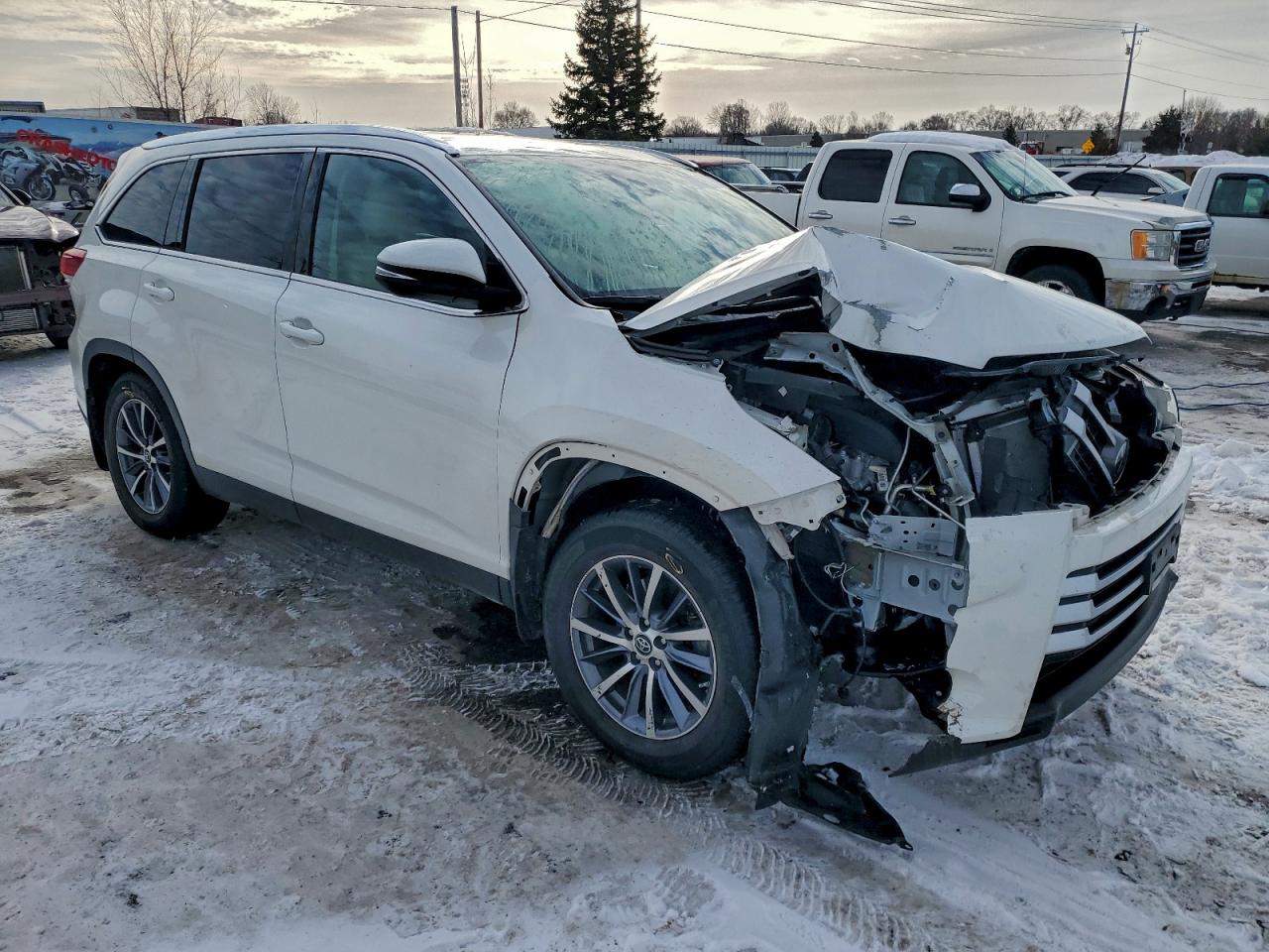 2019 TOYOTA HIGHLANDER SE photo 4