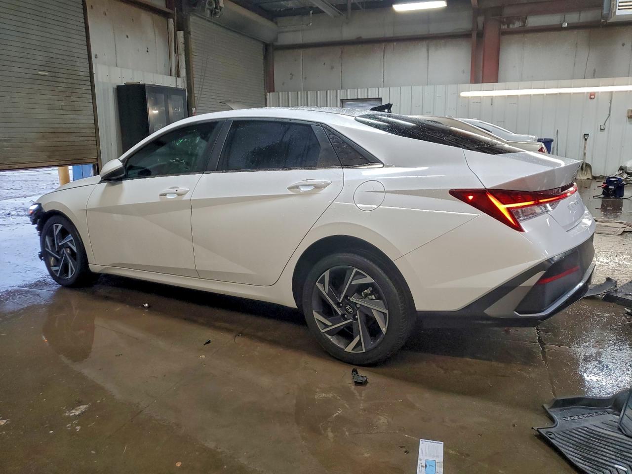 2025 HYUNDAI ELANTRA SEL CONVENIENCE photo 3