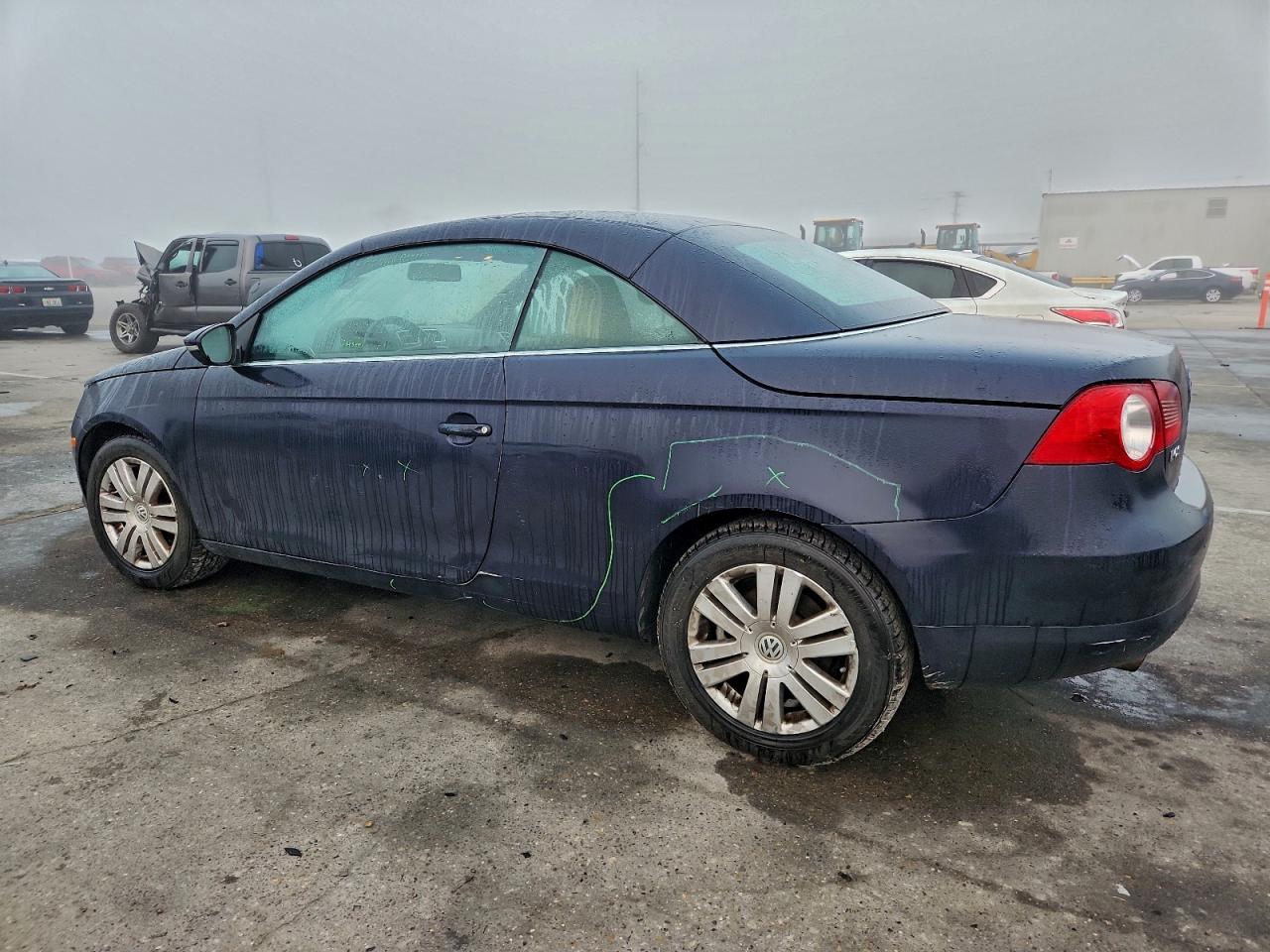 2010 VOLKSWAGEN EOS TURBO photo 2
