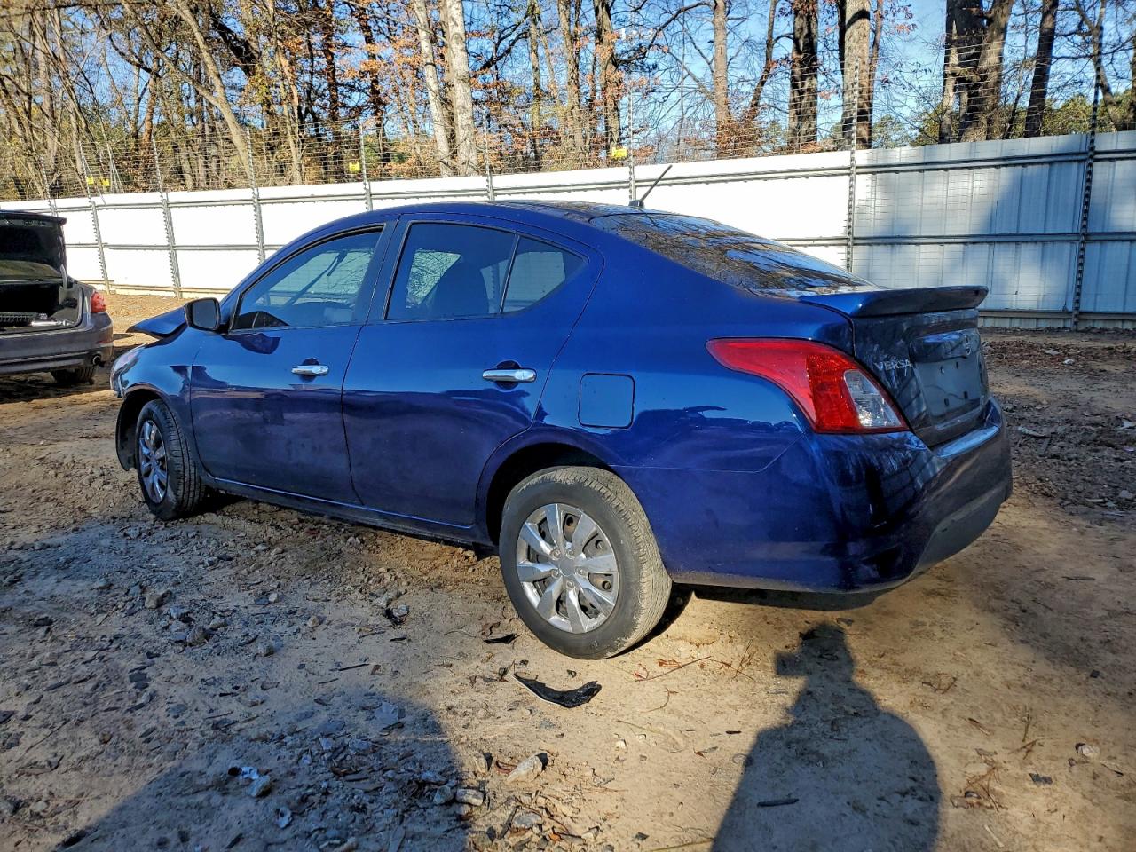 2018 NISSAN VERSA photo 3