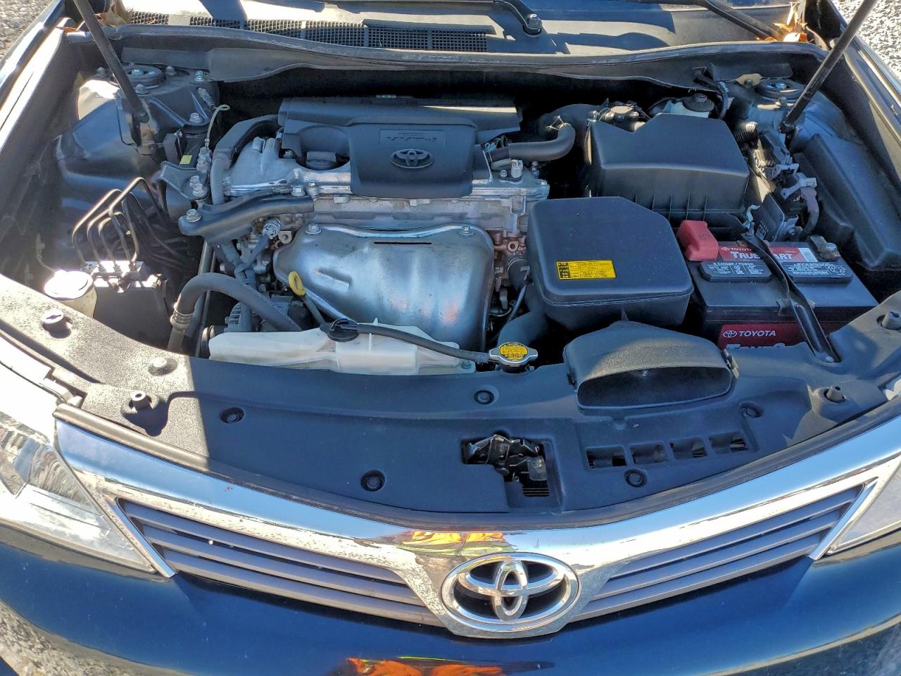 2014 TOYOTA CAMRY L photo 11