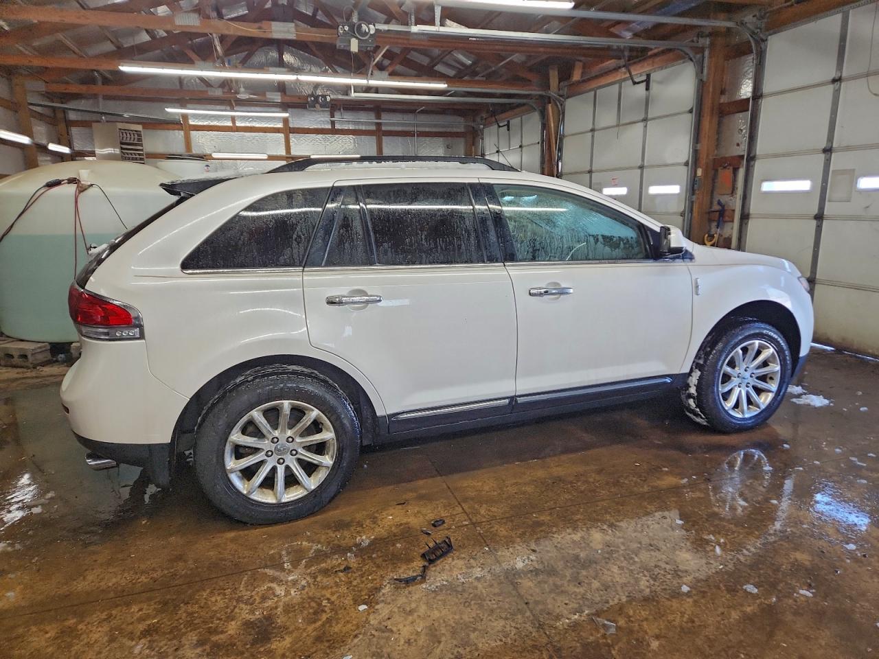 2011 LINCOLN MKX photo 5