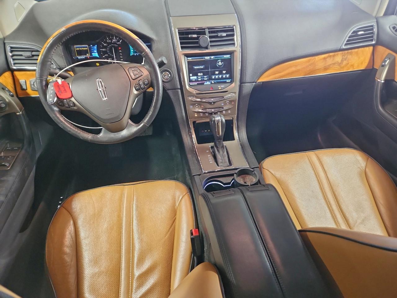 2011 LINCOLN MKX photo 15