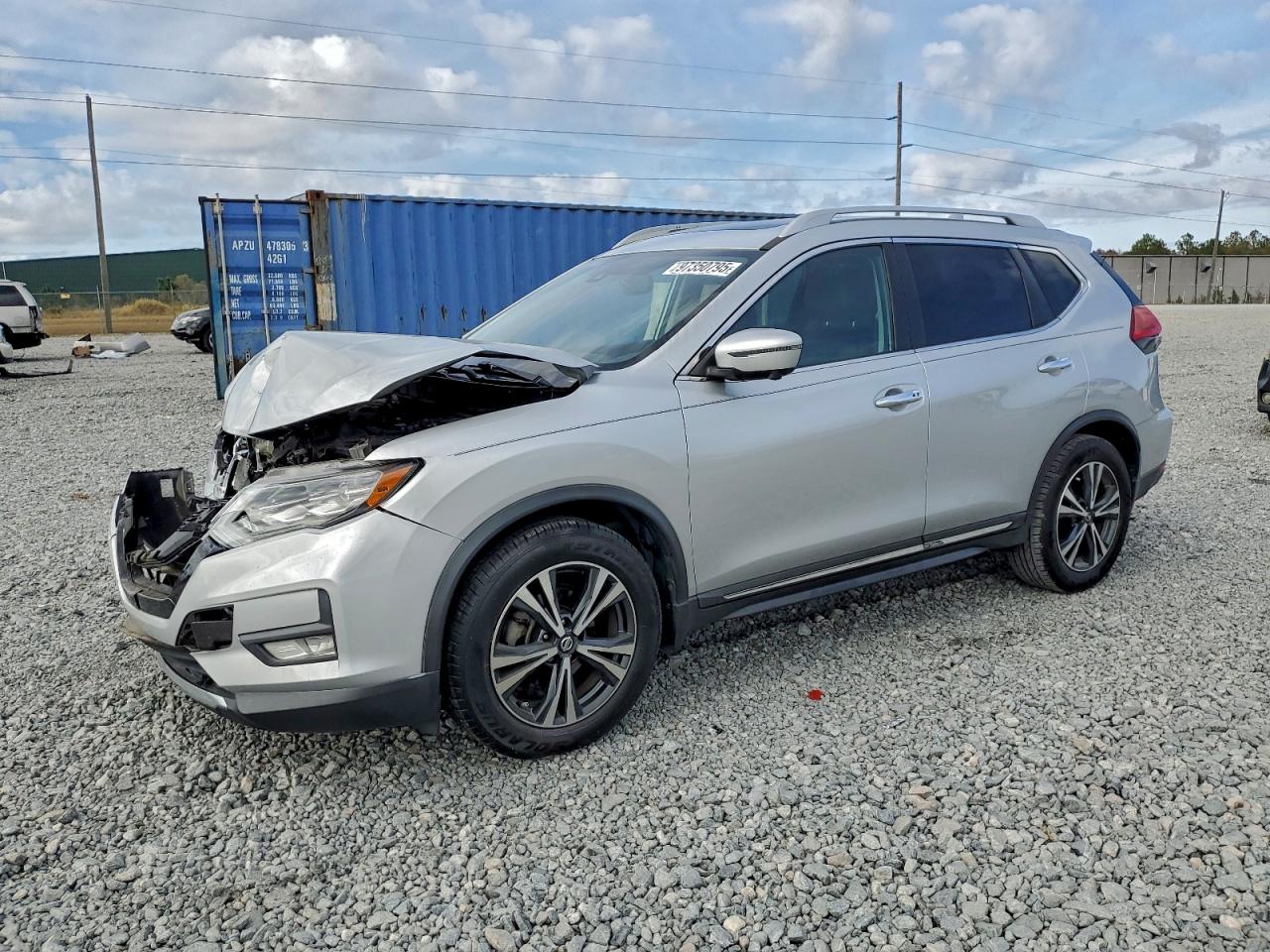 2017 NISSAN ROGUE