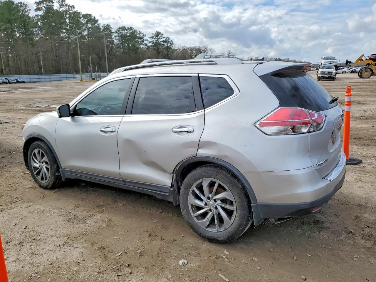 2014 NISSAN ROGUE S photo 2