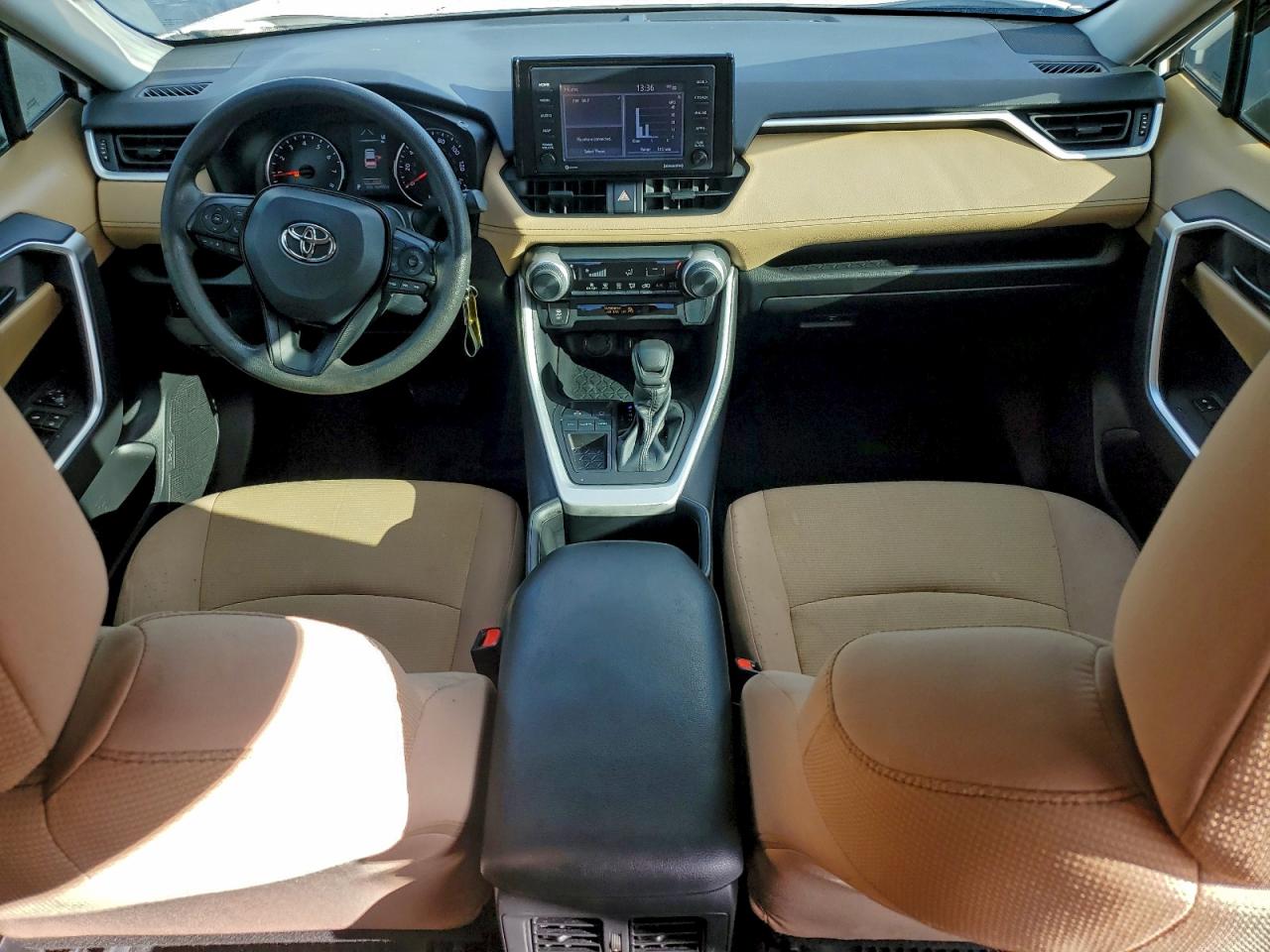 2022 TOYOTA RAV4 LE photo 8