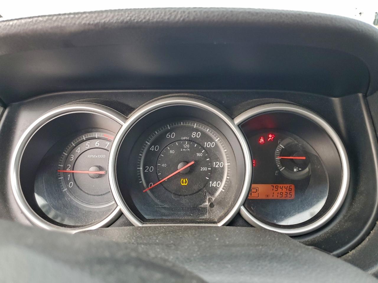 2011 NISSAN VERSA S photo 17