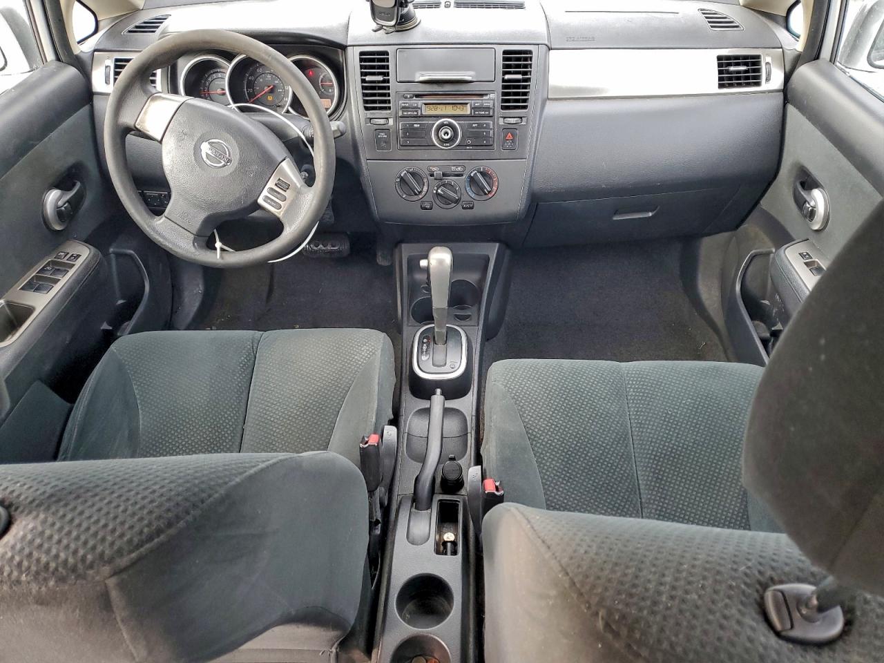 2011 NISSAN VERSA S photo 15