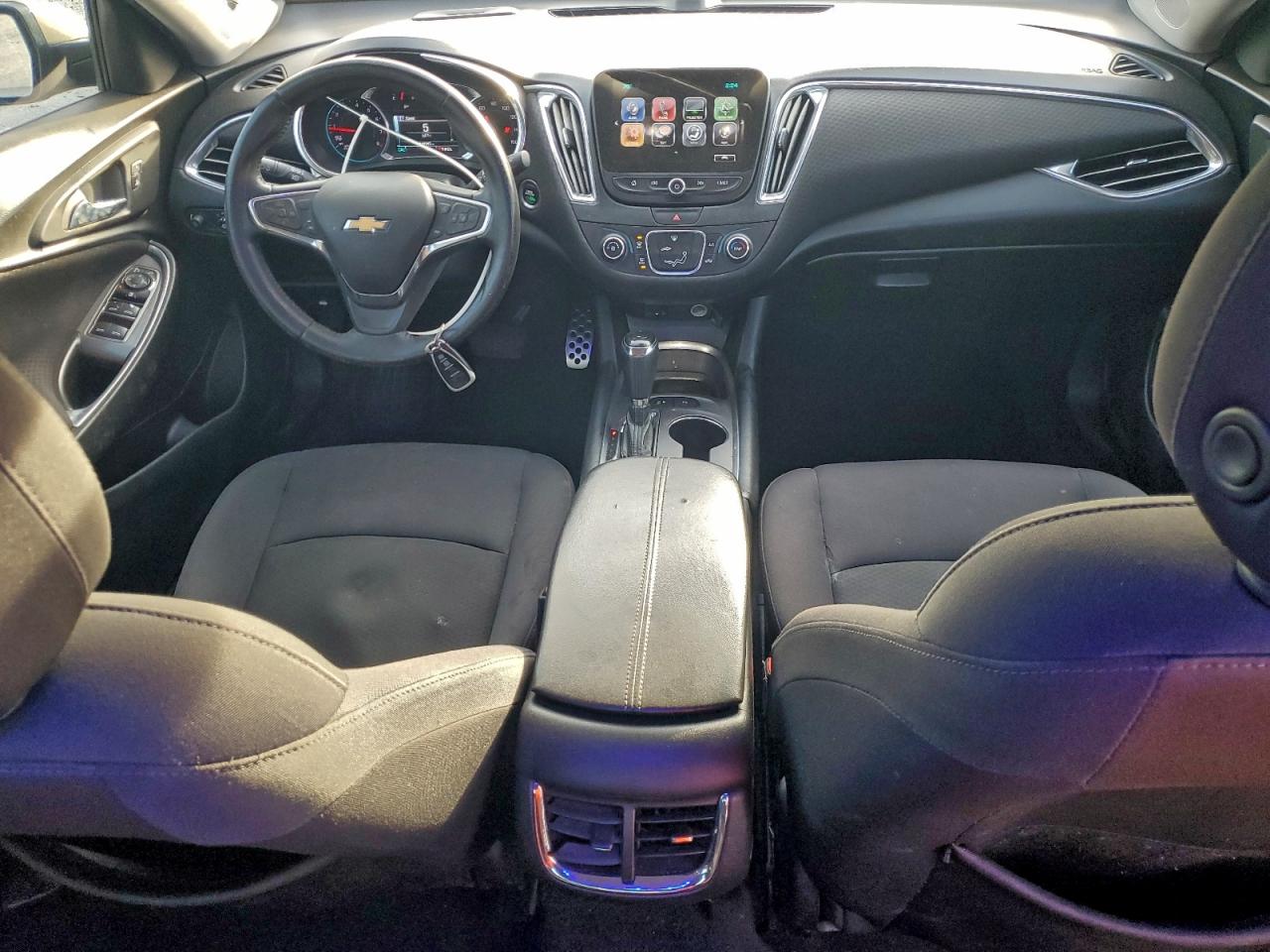 2017 CHEVROLET MALIBU LT photo 8