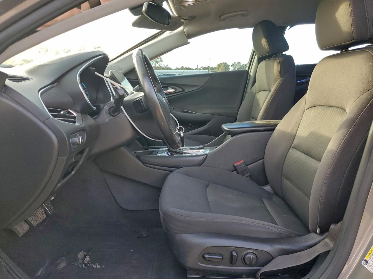 2017 CHEVROLET MALIBU LT photo 7