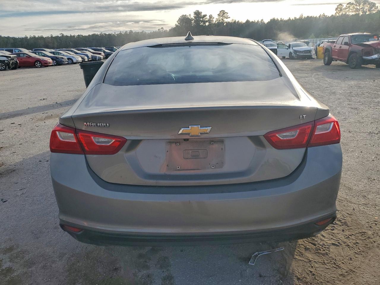 2017 CHEVROLET MALIBU LT photo 6
