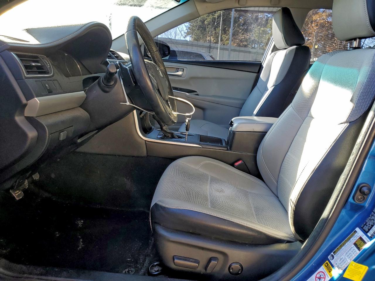 2017 TOYOTA CAMRY SE photo 13