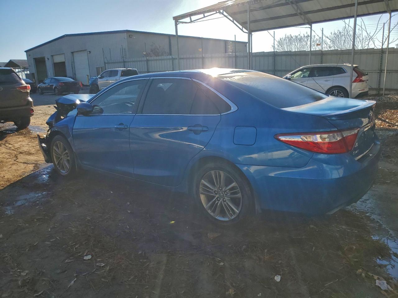 2017 TOYOTA CAMRY SE photo 3