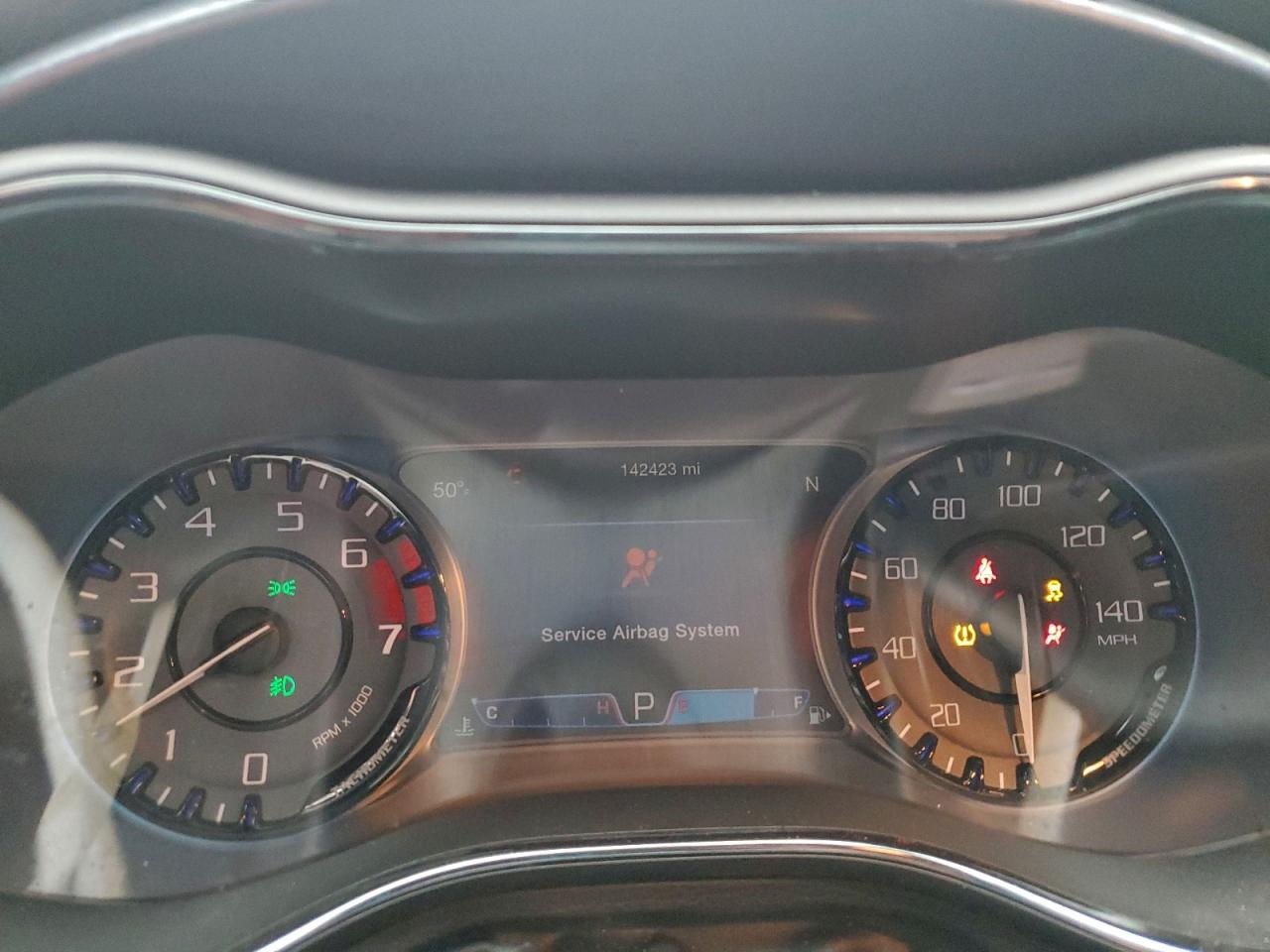 2015 CHRYSLER 200 S photo 9