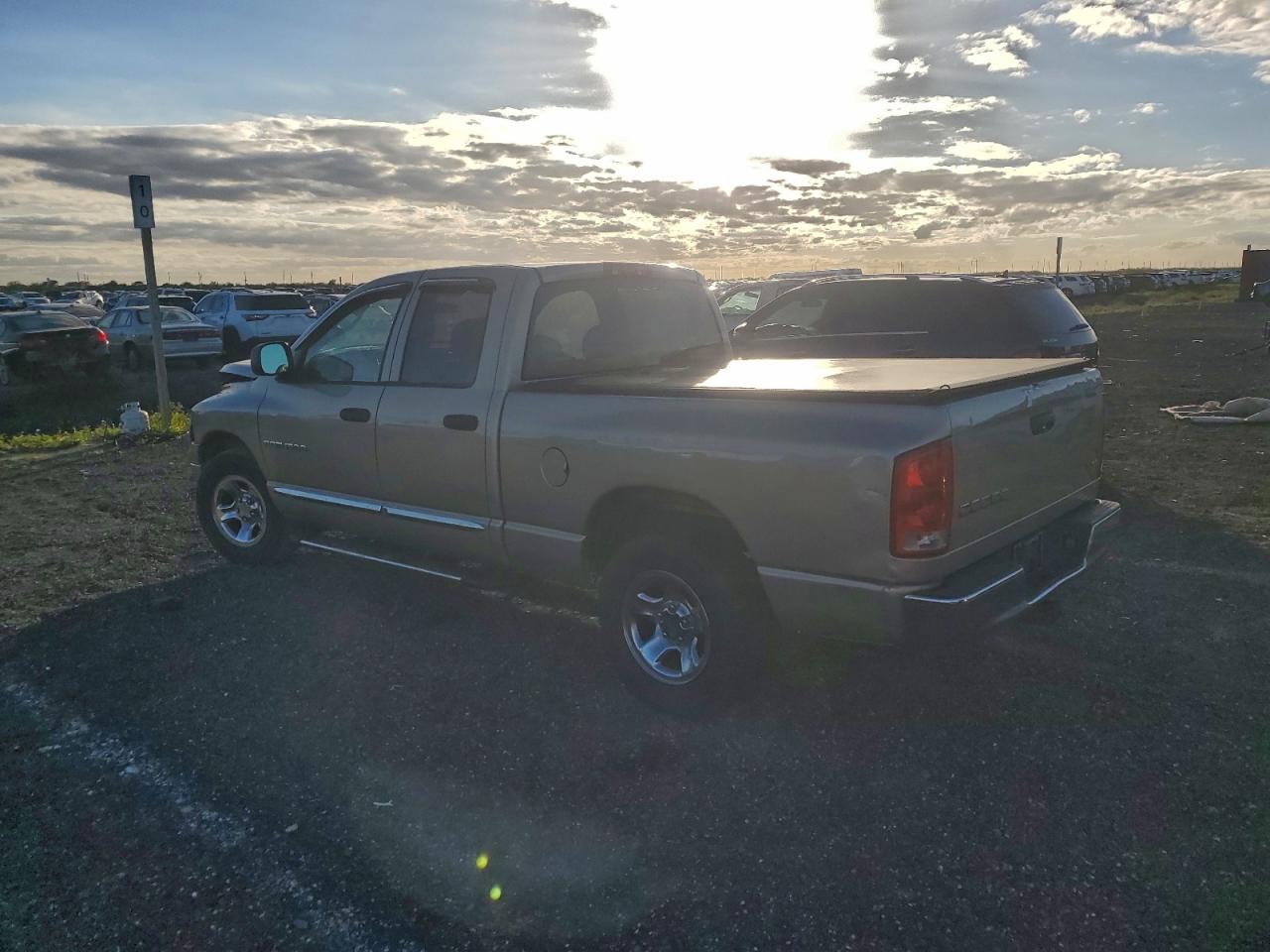 2003 DODGE RAM 1500 ST photo 3