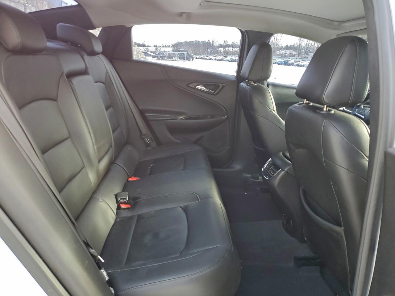 2018 CHEVROLET MALIBU PREMIER photo 28