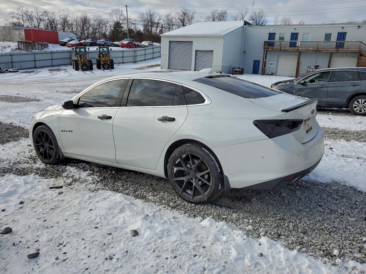 2018 CHEVROLET MALIBU PREMIER photo 4