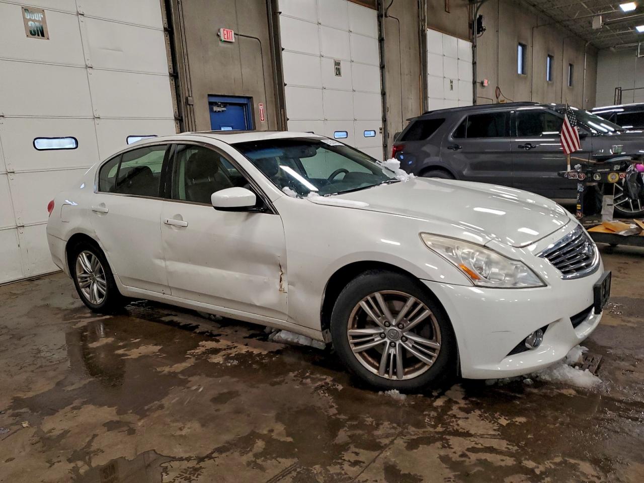 2013 INFINITI G37 photo 7