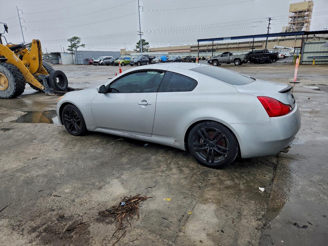 2009 INFINITI G37 BASE photo 2