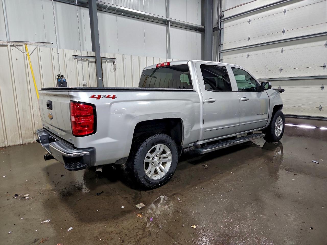 2018 CHEVROLET SILVERADO K1500 LT photo 3