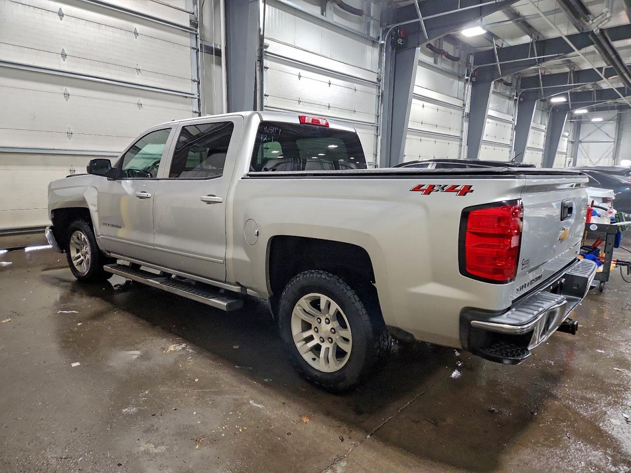 2018 CHEVROLET SILVERADO K1500 LT photo 2