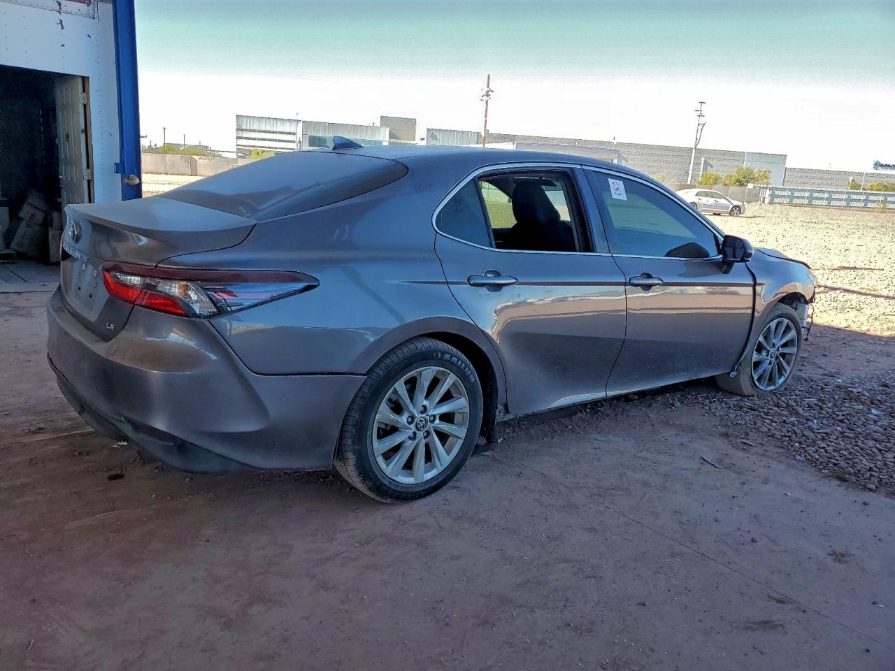 2022 TOYOTA CAMRY LE photo 7