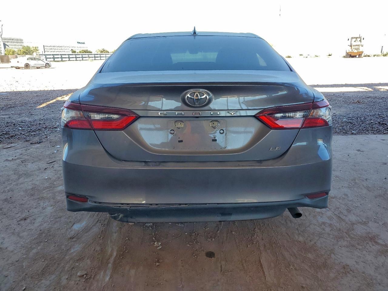 2022 TOYOTA CAMRY LE photo 16