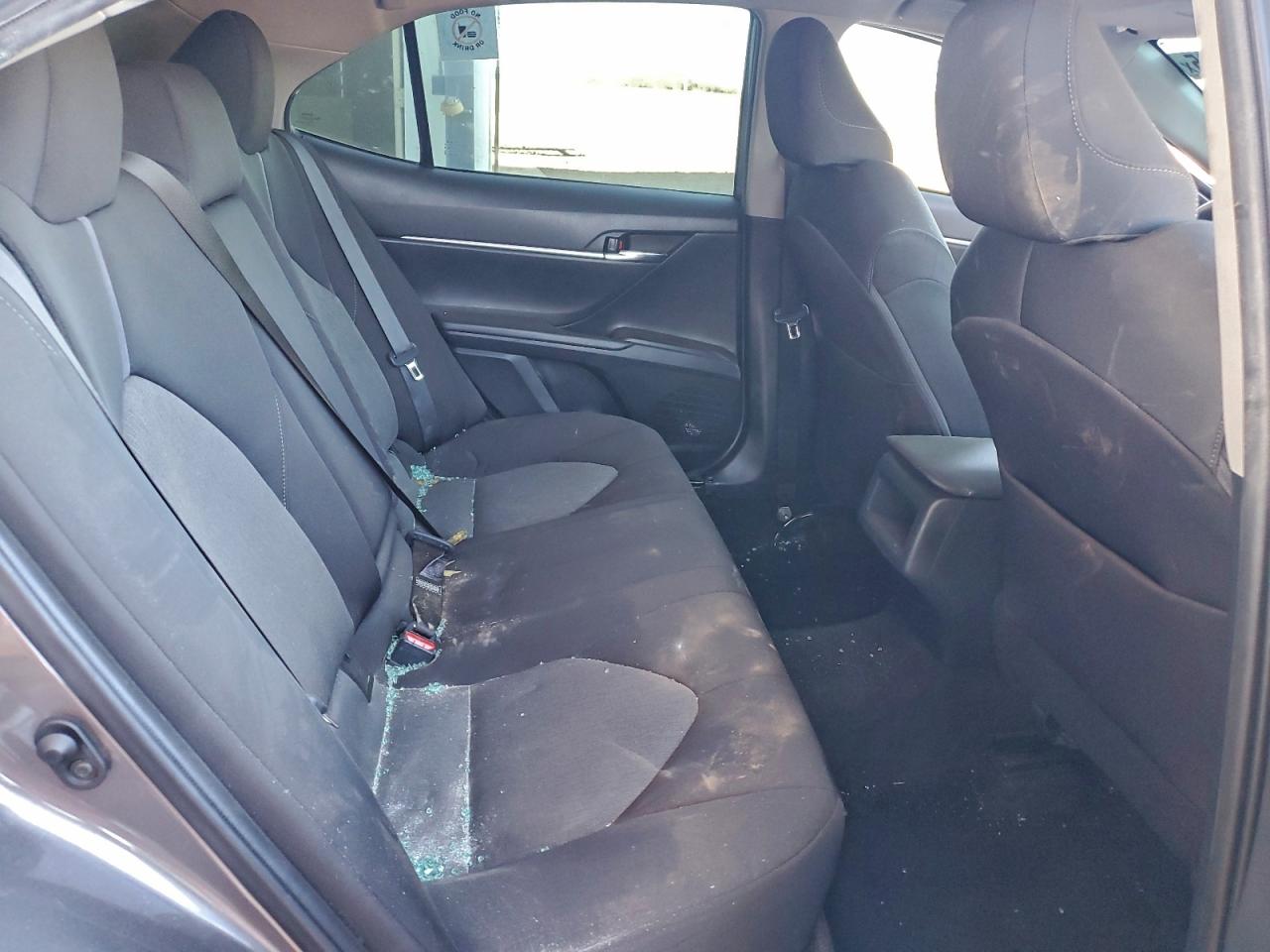 2022 TOYOTA CAMRY LE photo 28