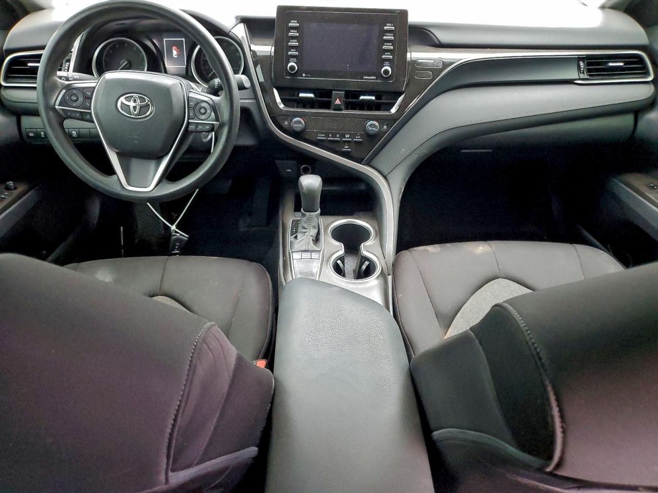 2022 TOYOTA CAMRY LE photo 22