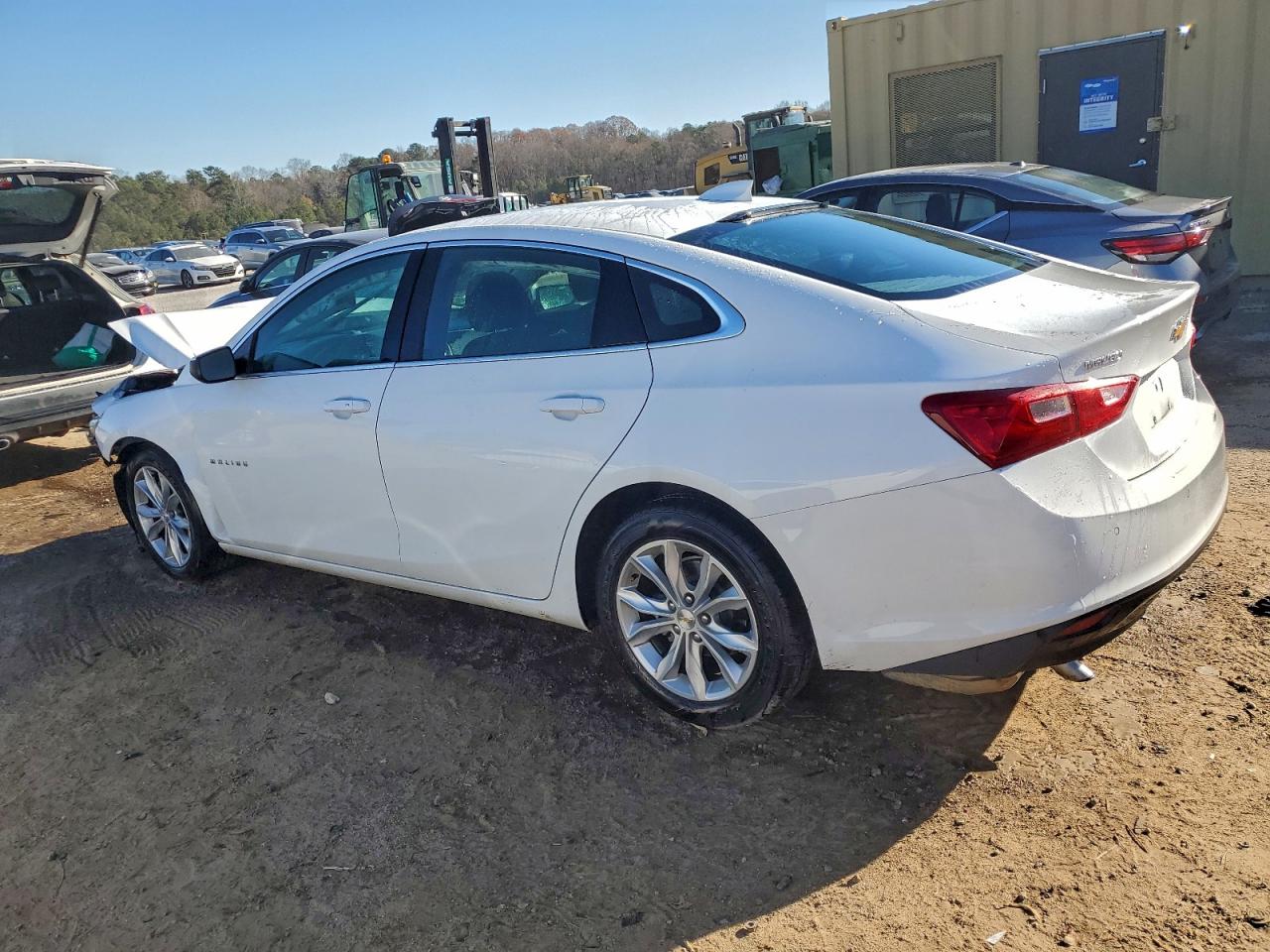 2025 CHEVROLET MALIBU LT photo 4