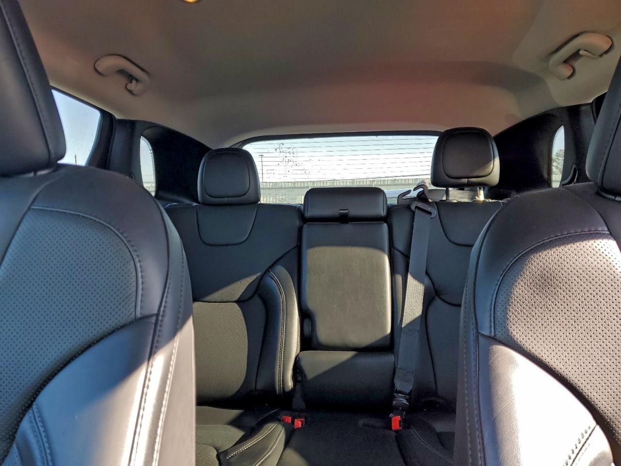 2021 JEEP CHEROKEE LATITUDE LUX photo 10