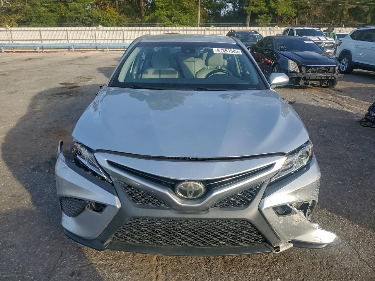 2018 TOYOTA CAMRY photo 5