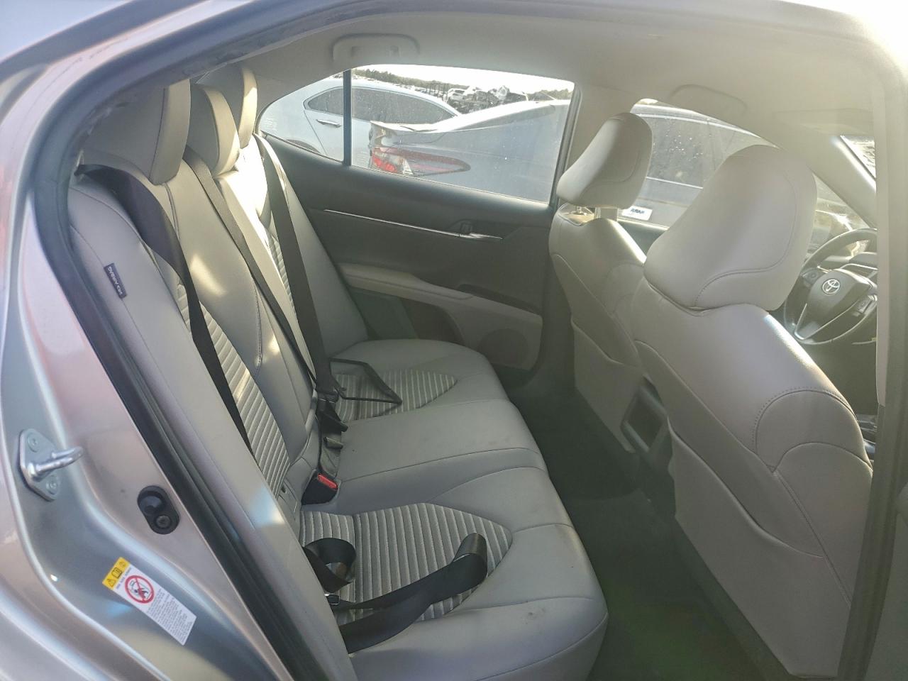 2018 TOYOTA CAMRY photo 10