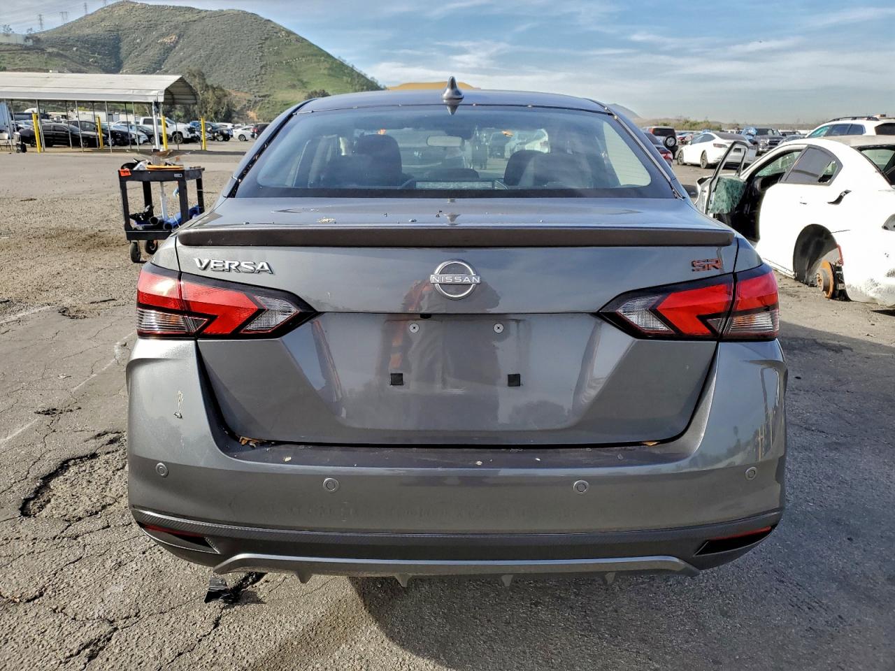 2025 NISSAN VERSA SR photo 11