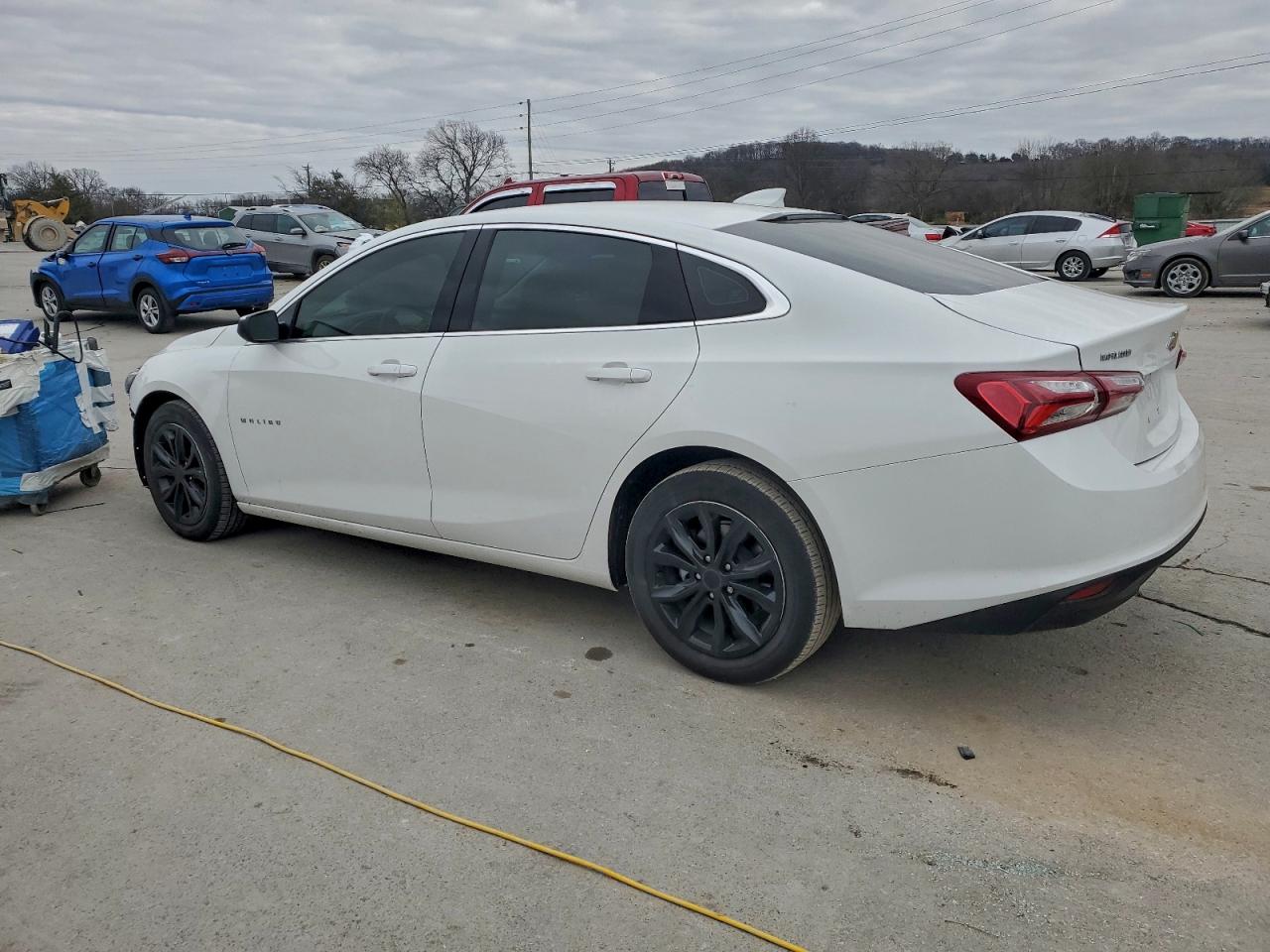 2022 CHEVROLET MALIBU LT photo 2