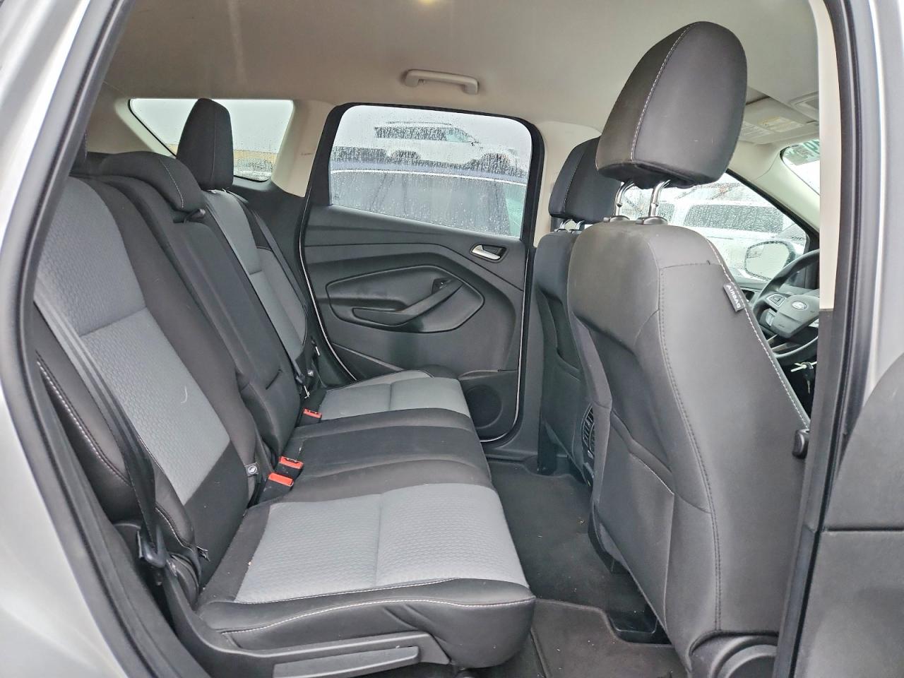2017 FORD ESCAPE SE photo 11
