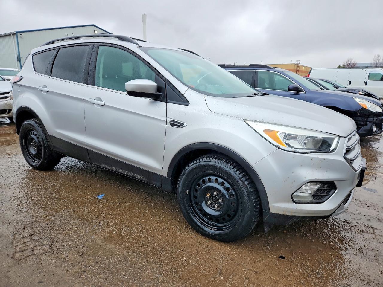 2017 FORD ESCAPE SE photo 4
