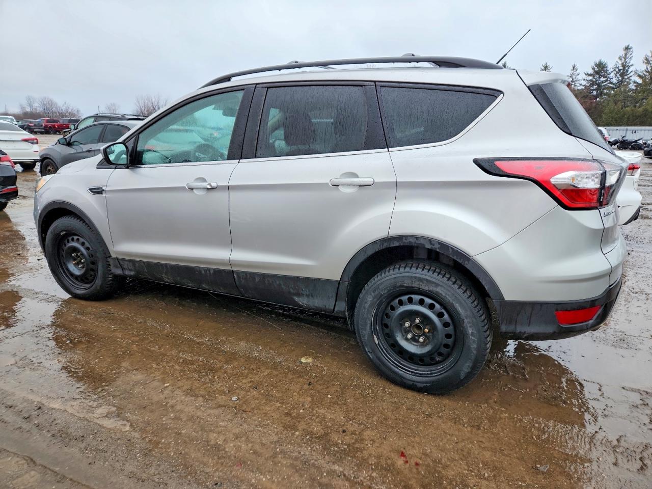 2017 FORD ESCAPE SE photo 2