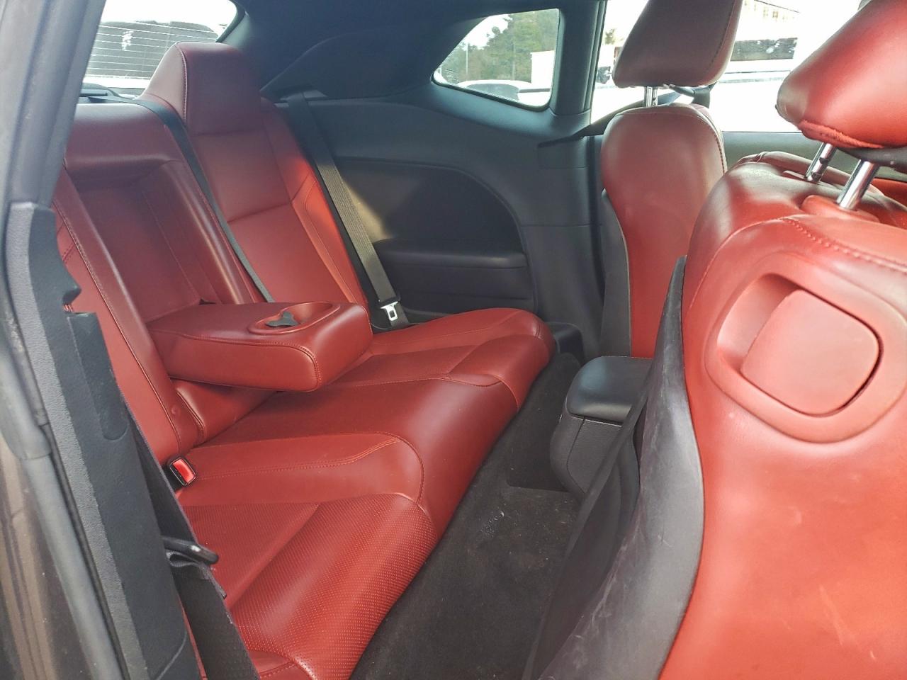 2016 DODGE CHALLENGER SXT photo 28