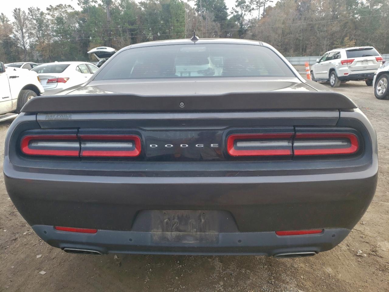 2016 DODGE CHALLENGER SXT photo 16