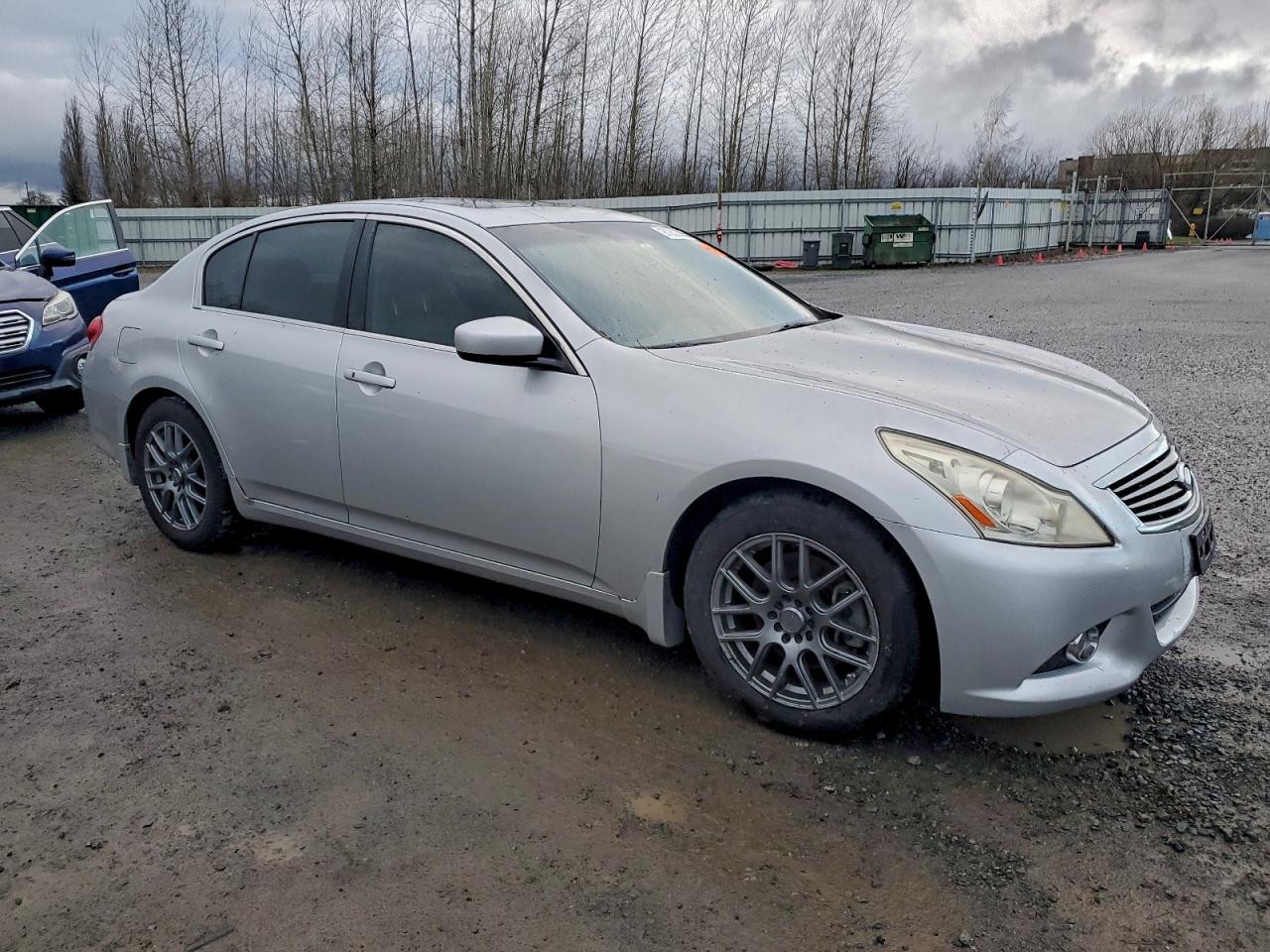 2011 INFINITI G37 BASE photo 4