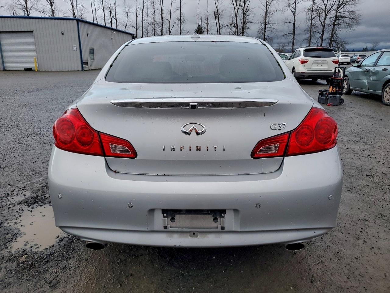 2011 INFINITI G37 BASE photo 6