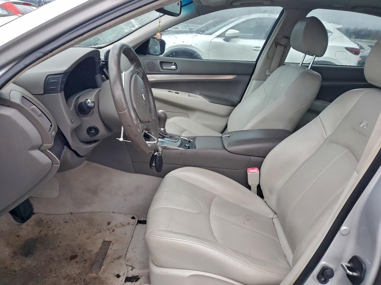 2011 INFINITI G37 BASE photo 7