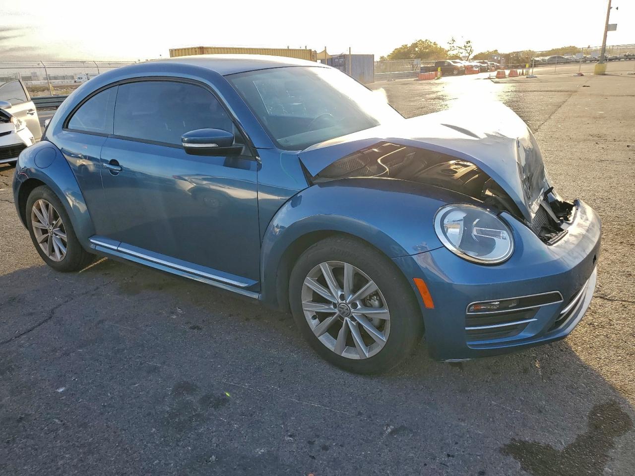 2017 VOLKSWAGEN BEETLE SE photo 7