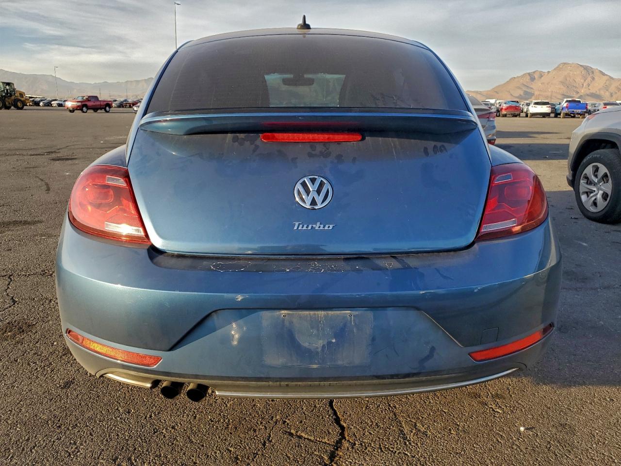 2017 VOLKSWAGEN BEETLE SE photo 11