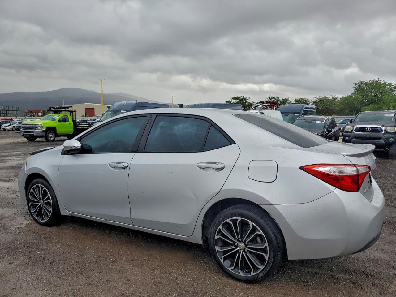 2016 TOYOTA COROLLA L photo 2