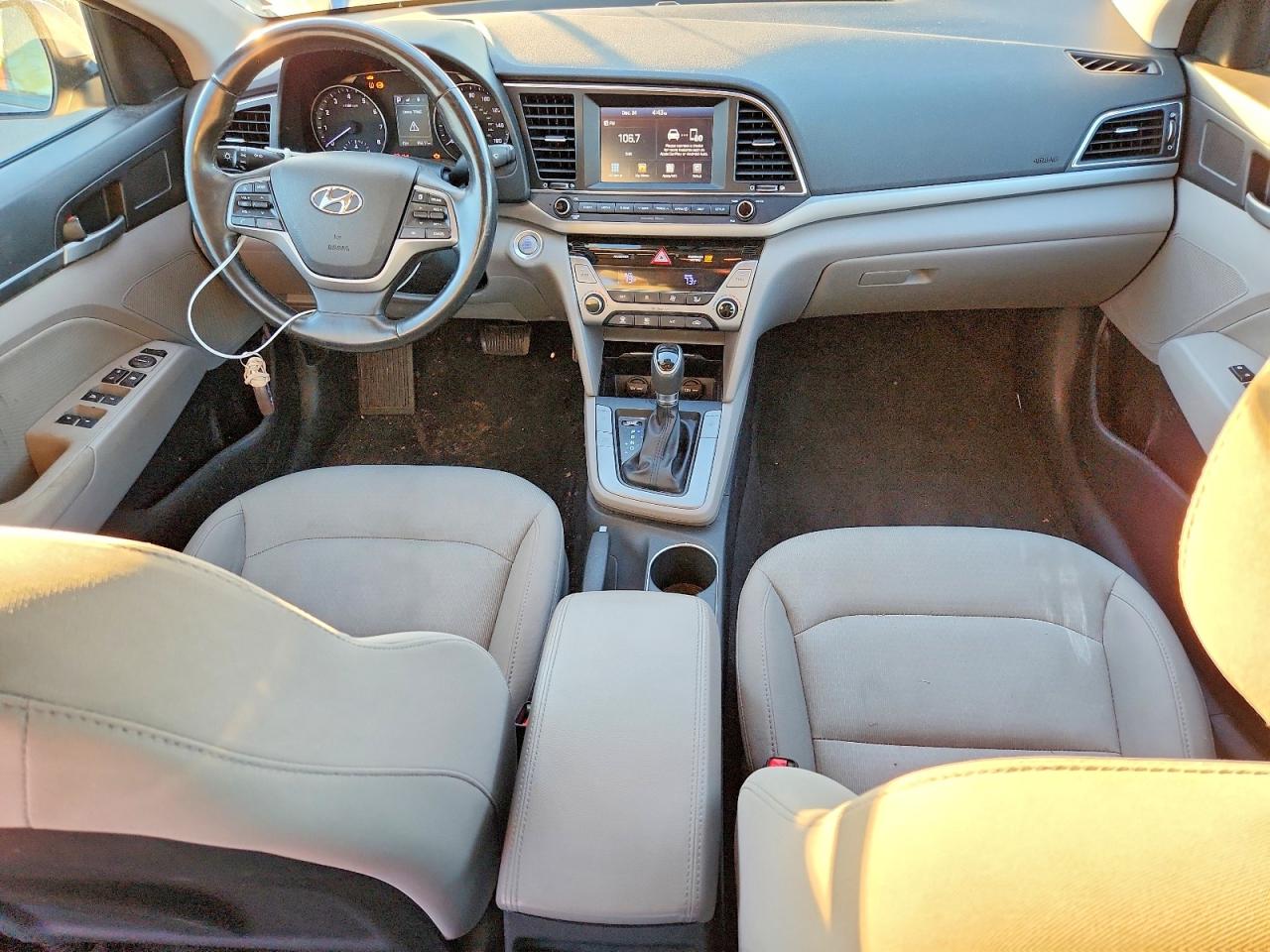 2017 HYUNDAI ELANTRA SE photo 15