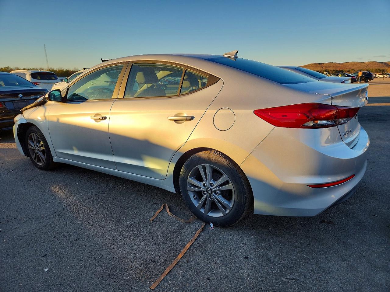 2017 HYUNDAI ELANTRA SE photo 3