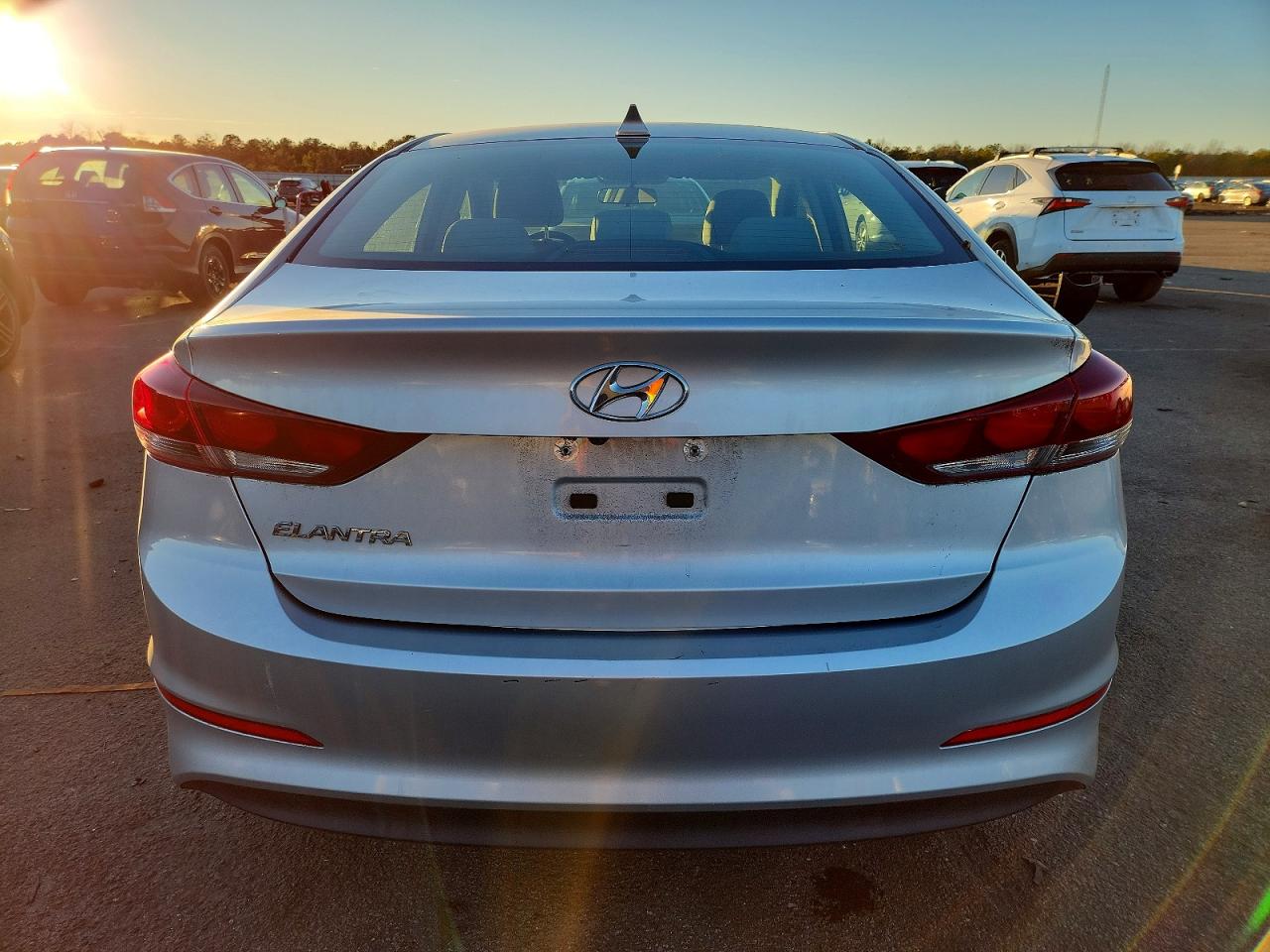 2017 HYUNDAI ELANTRA SE photo 11