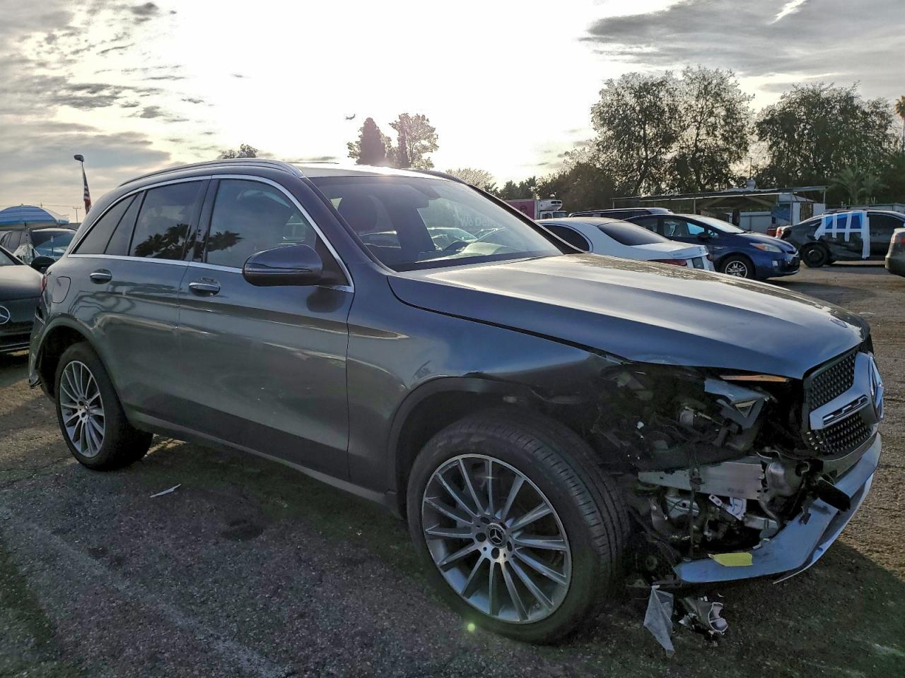 2021 MERCEDES-BENZ GLC 300 photo 4